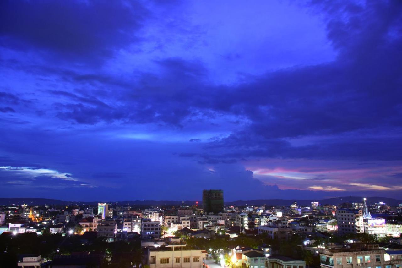 Sanctuary Hotel Mandalay Luaran gambar